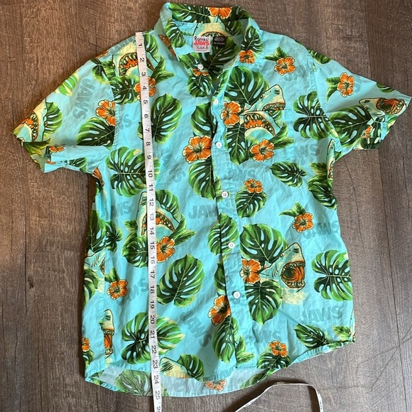 Jaws Universal Studios Tropical Hawaiian Shirt Shark size XL - Picture 14 of 15